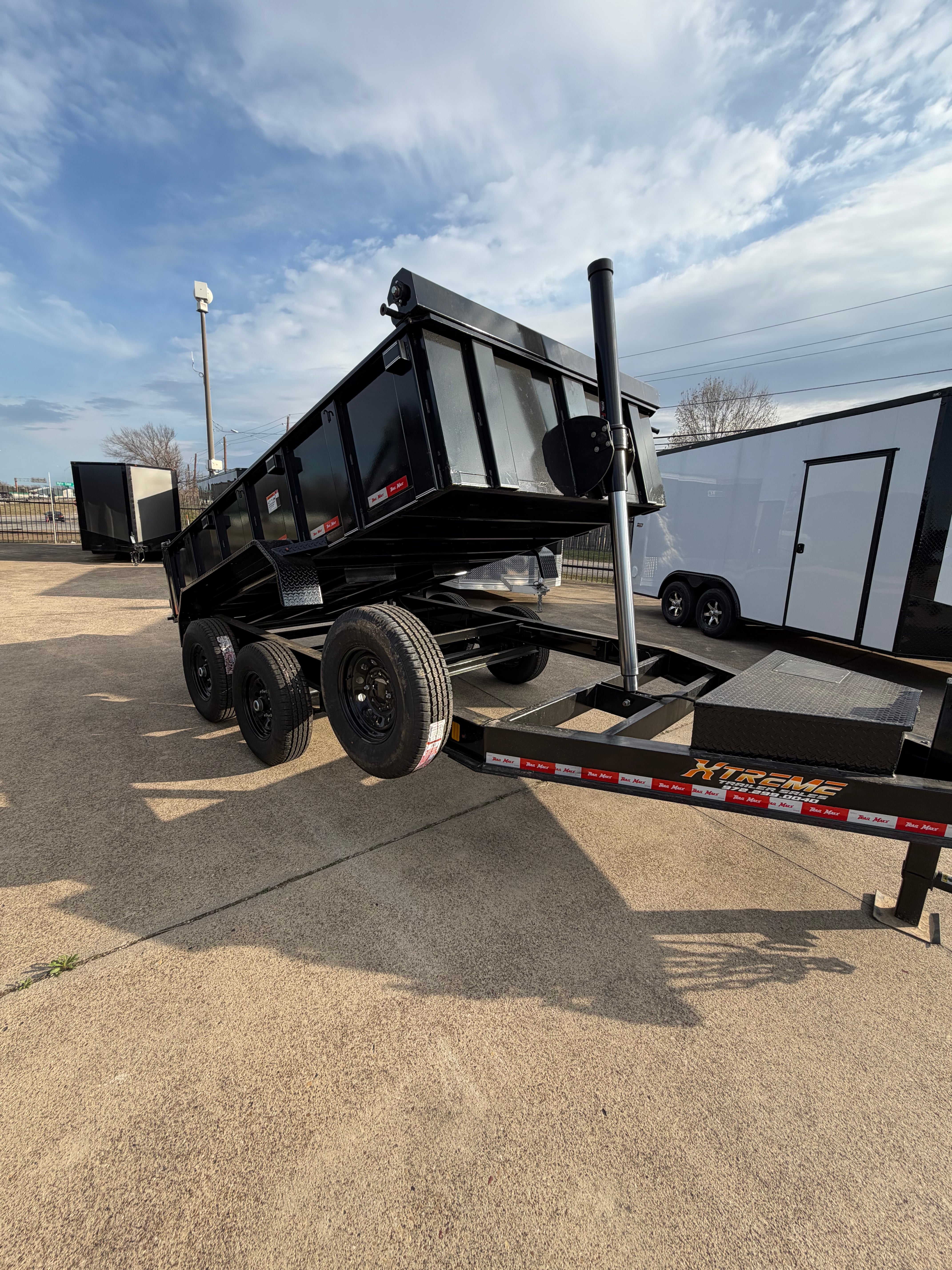 83X12 2 FT WALL BLACK TELESCOPIC TRAILER