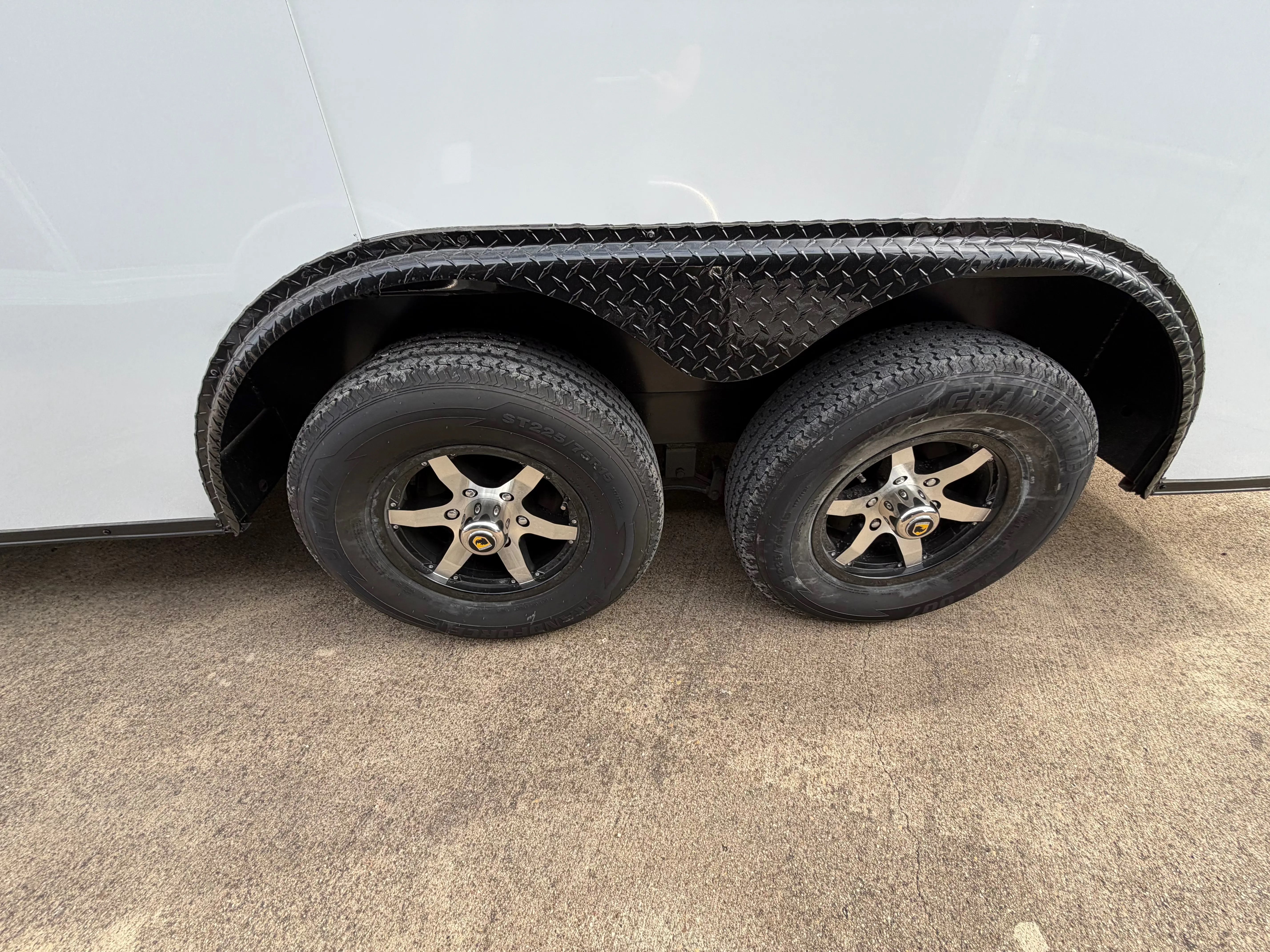 8.5X16 WHITE ENCLOSED CARGO W/WING My Store